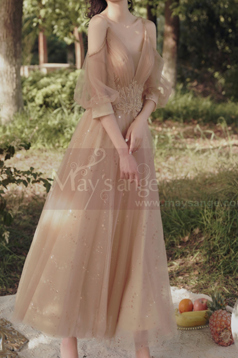 Robe longue nude pour cérémonie en tulle pailleté avec joli broderie à