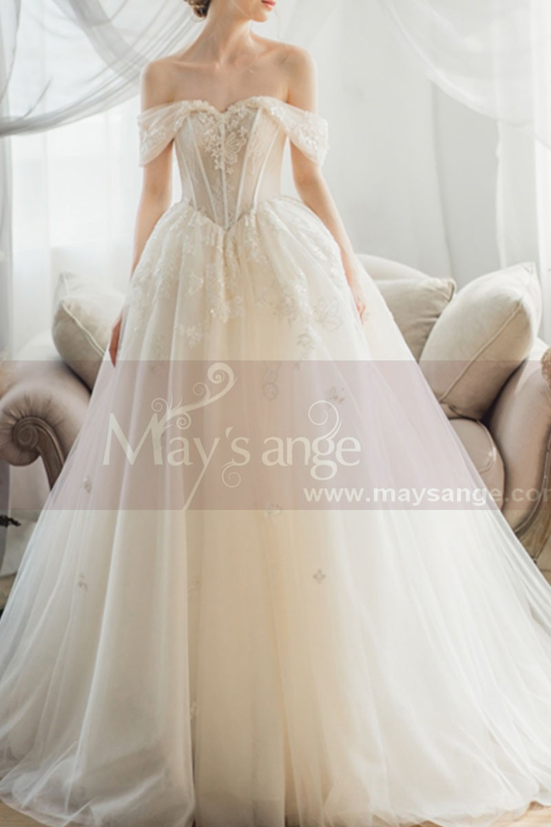 off-the-shoulder-corset-ivory-wedding-dress-with-applique