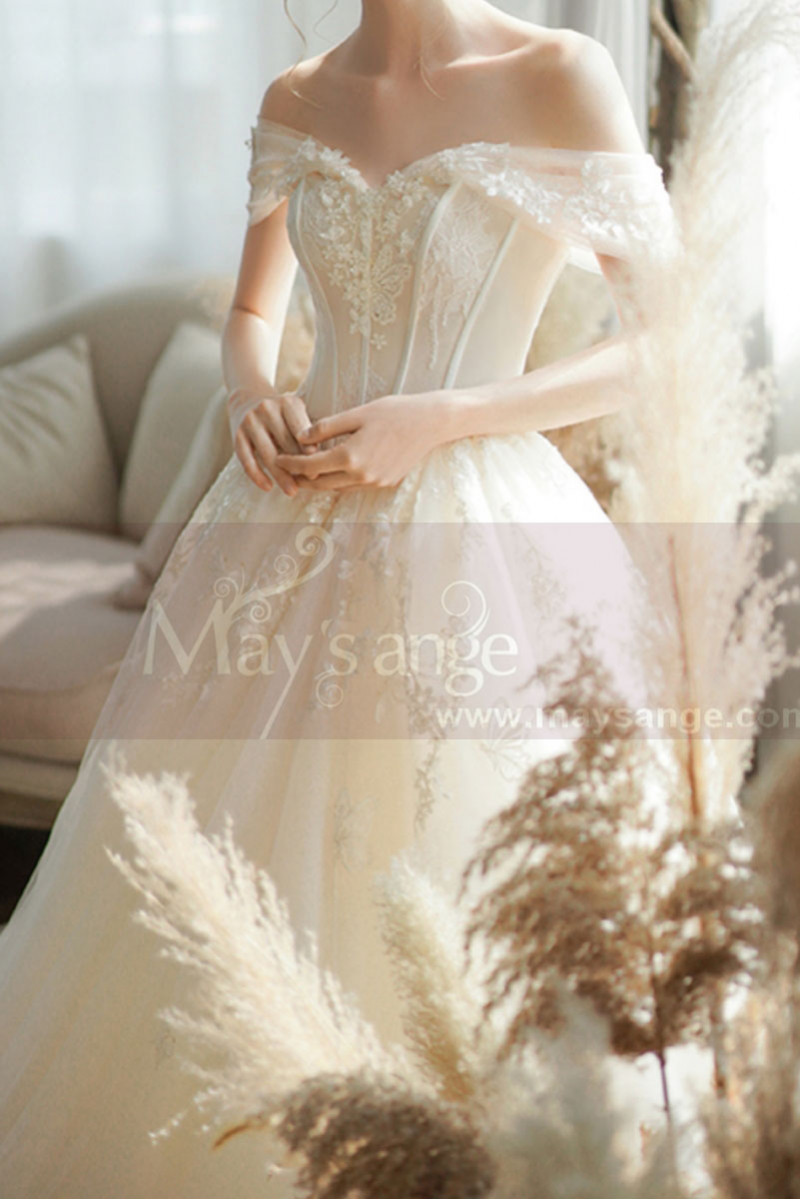 Off The Shoulder Corset Ivory Wedding Dress With Applique 