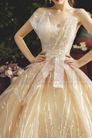 Robe de mariee de luxe princesse en dentelle avec manches pas cher