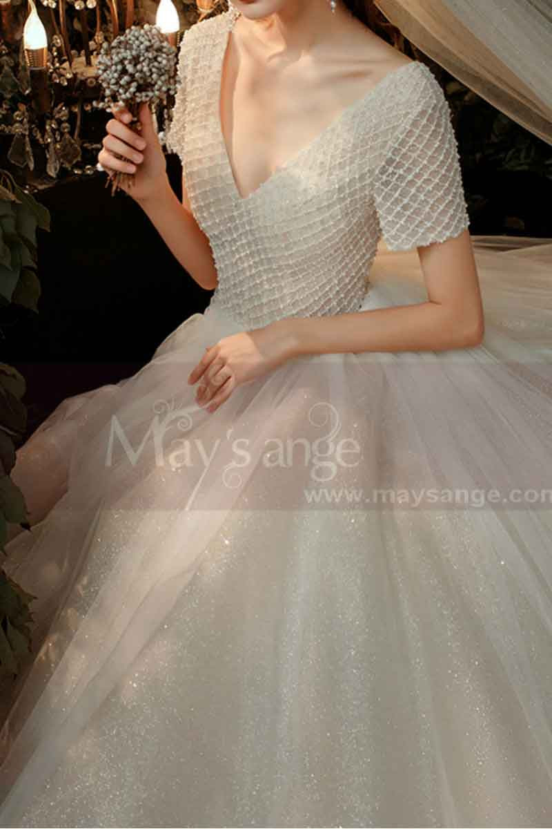 V Neck Wedding Dress With Short Sleeves And Checkered Top