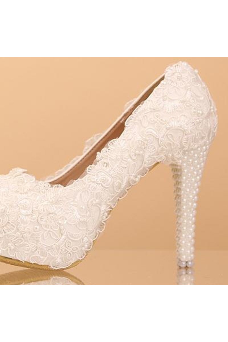 Lace Fashion White Beaded Wedding Shoes